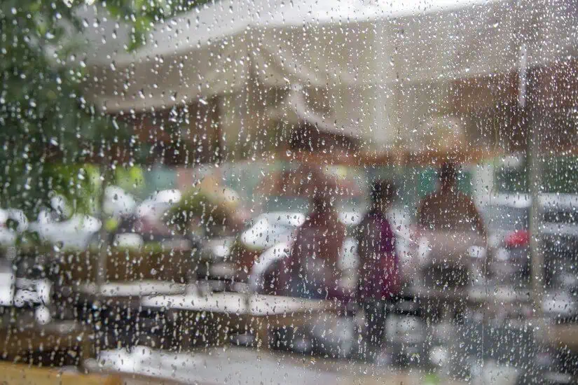 The Benefits of Awning Windows In the Rain