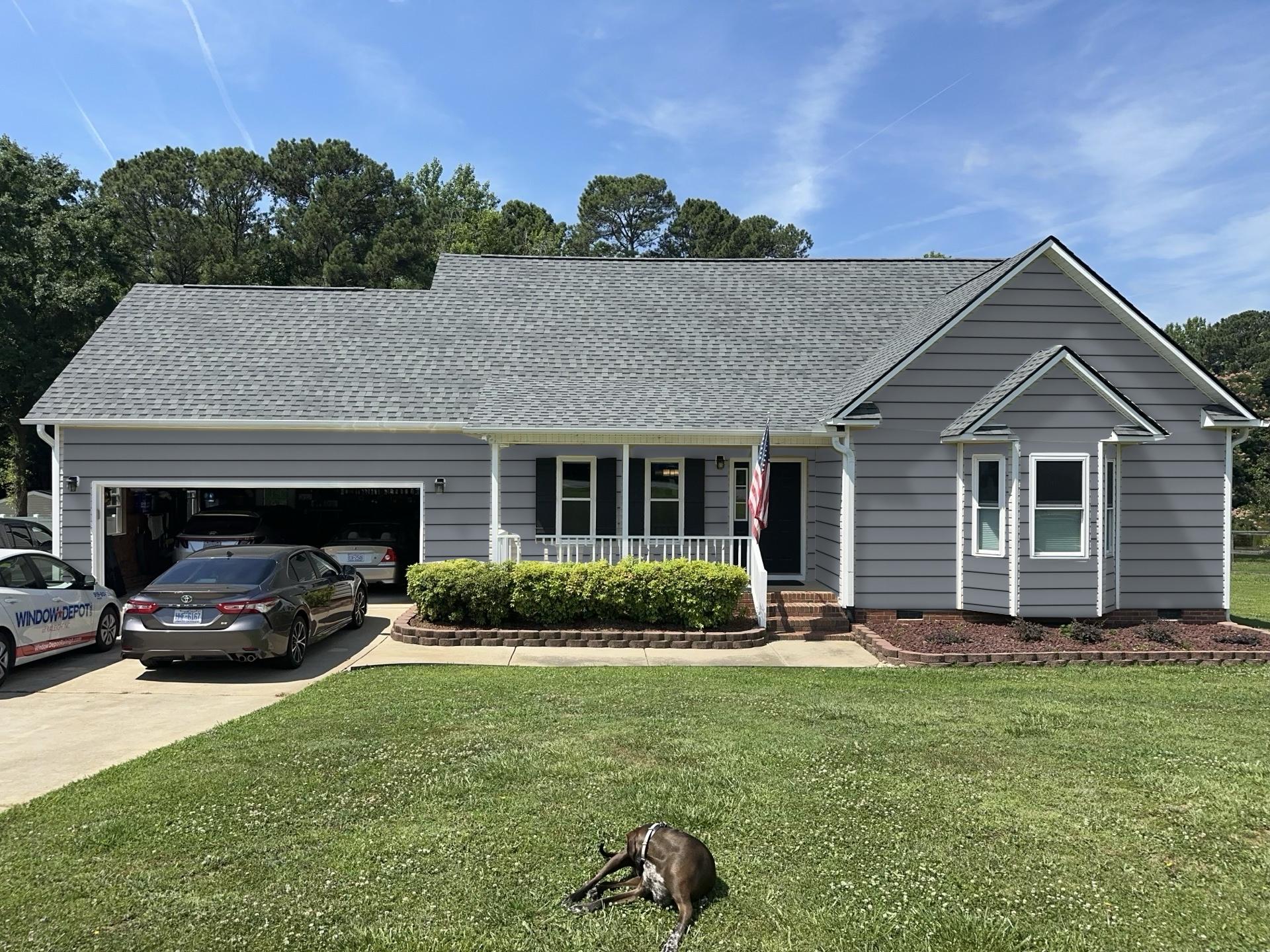 Royal Haven insulated vinyl siding in Storm color with D7 straight lap
