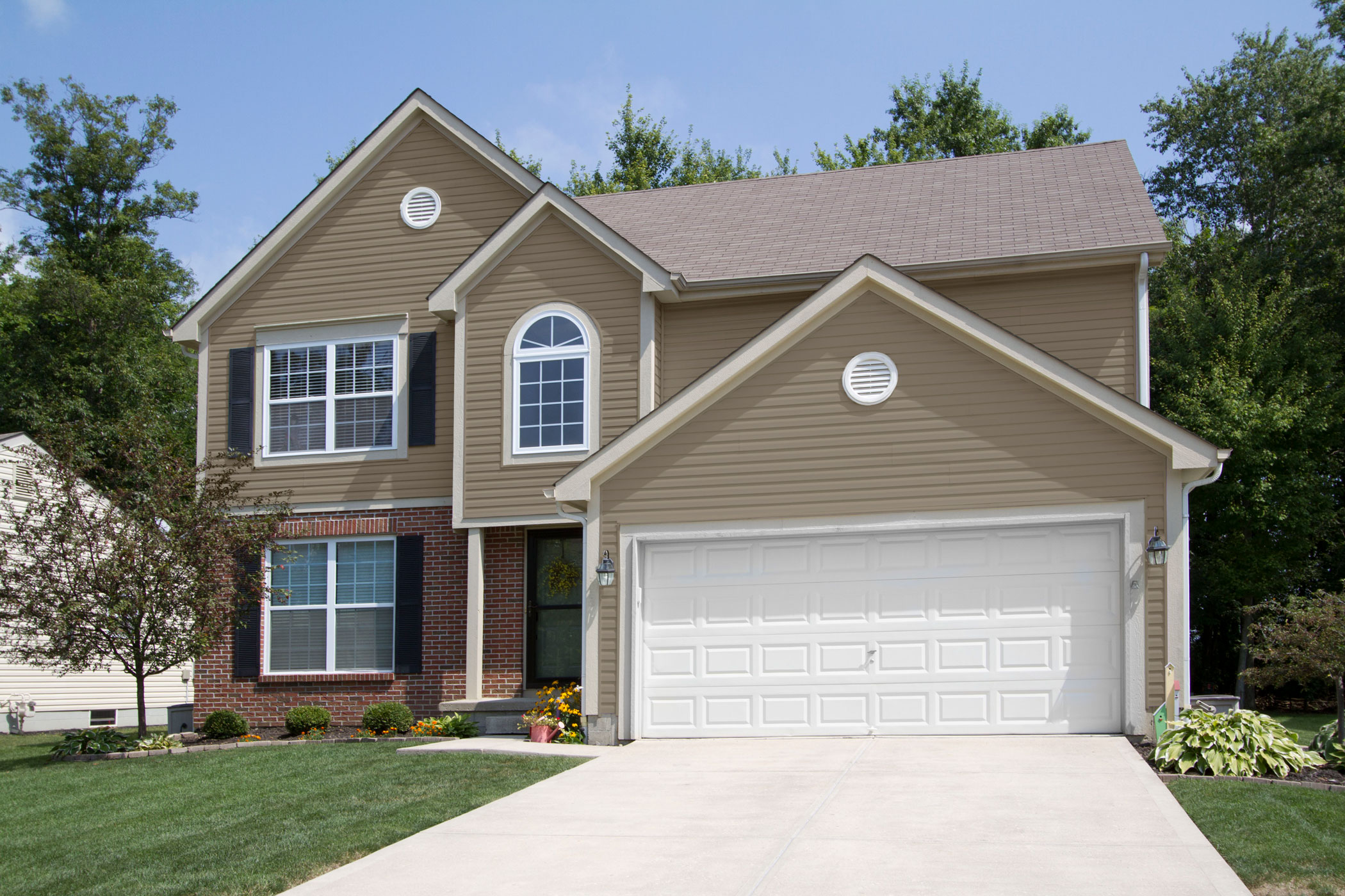 ProVia vinyl siding on a gorgeous house
